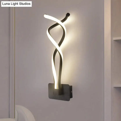 Modern black & white musical note wall lamp – bedroom acrylic shade