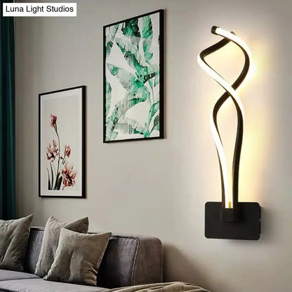 Modern black & white musical note wall lamp – bedroom acrylic shade