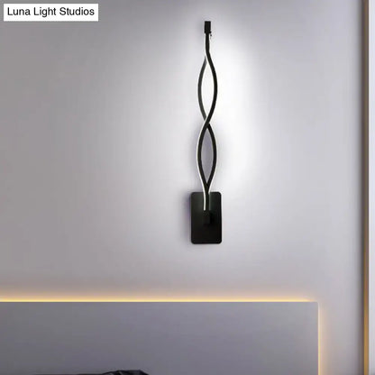 Modern black & white musical note wall lamp – bedroom acrylic shade