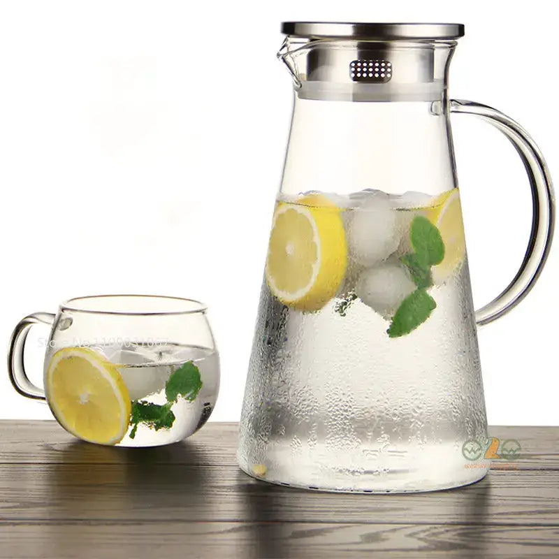 Modern clear borosilicate glass pitcher with stainless steel lid kitchen jug