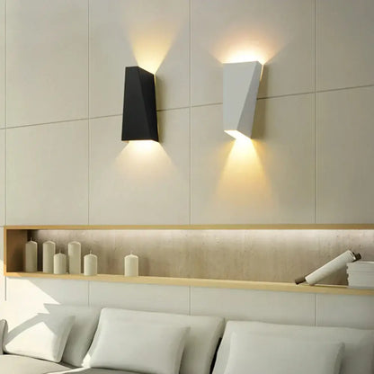 Modern geometric black & white led wall light – living room sconce