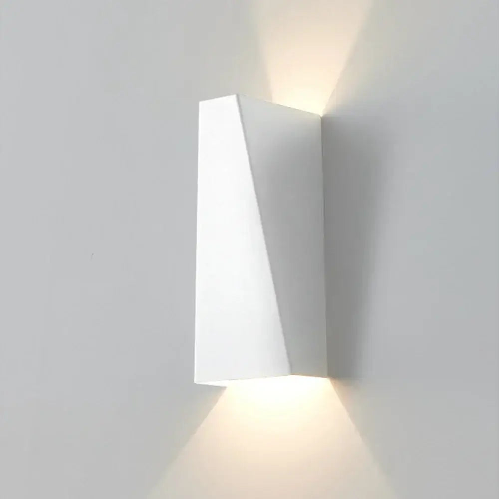 Modern geometric black & white led wall light – living room sconce