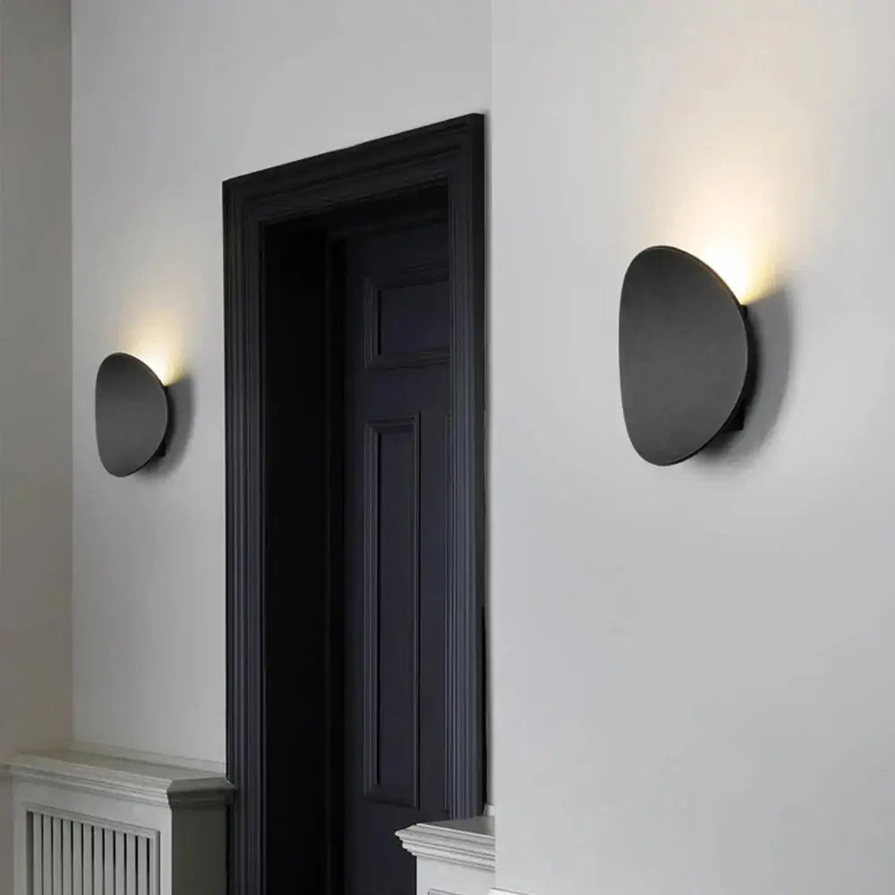 Modern geometric black & white led wall light – living room sconce