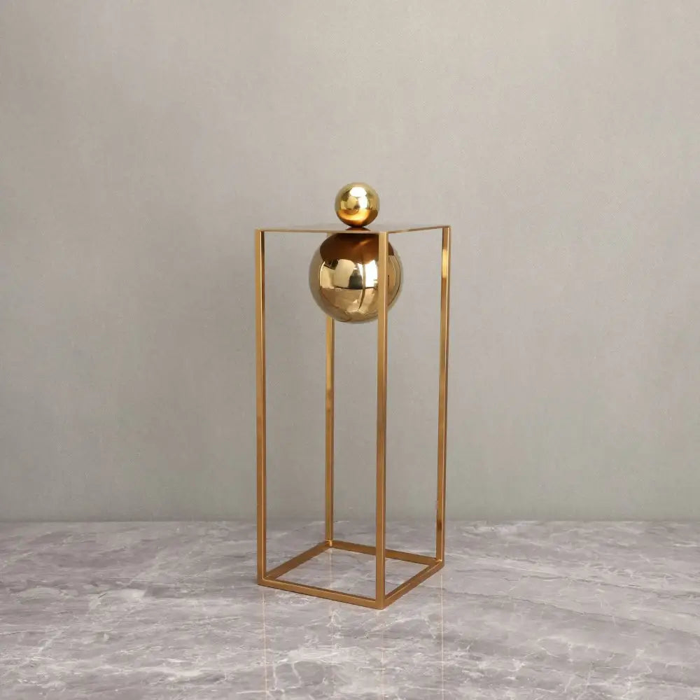 Modern geometric gold frame decorative figurines living room sculptures