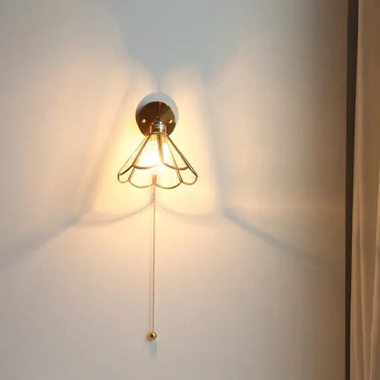 Modern gold fluted glass led wall sconce bedroom light with pull chain