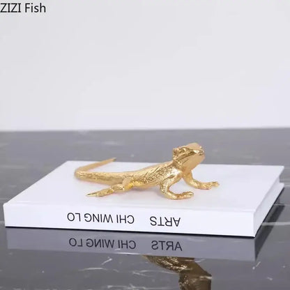 Modern golden lizard sculpture living room metal desk ornament