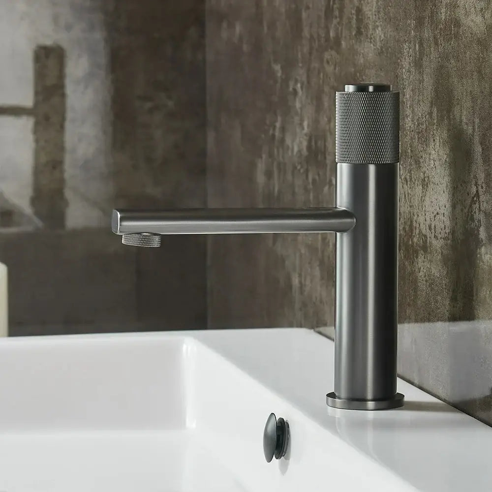 Modern knurled gold single handle bathroom faucet mixer