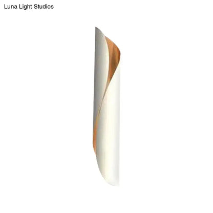 Modern twisted black & white wall lamp – bedroom 110v-120v sconce