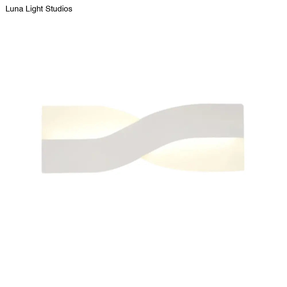 DecorBites™ Modern Twisted Sconce LED Wall Mounted Light Fixture in Gold - Warm White Light