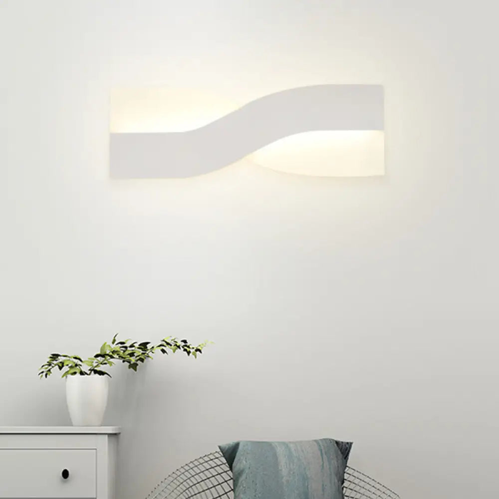 DecorBites™ Modern Twisted Sconce LED Wall Mounted Light Fixture in Gold - Warm White Light