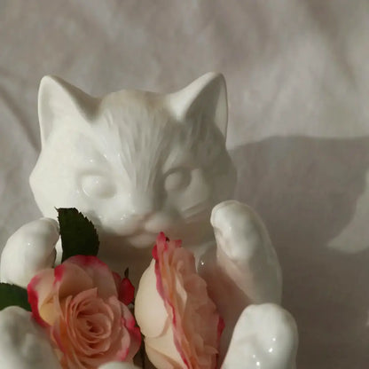 Modern white ceramic cat cartoon vase living room reed diffuser base