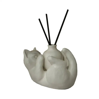 Modern white ceramic cat cartoon vase living room reed diffuser base