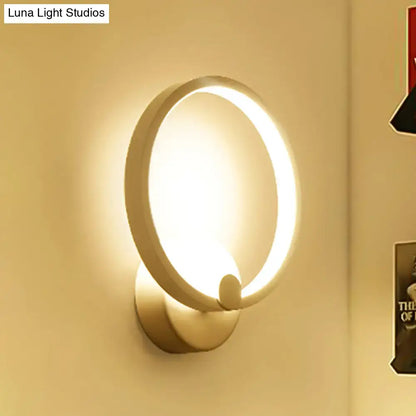 Modern white curved led wall lamp bedroom light type