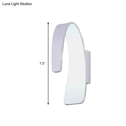 Modern white curved wall light – living room warm white light