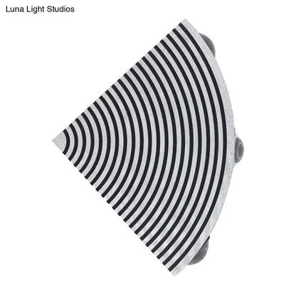 Modernist striped black & silver led wall lamp living room light