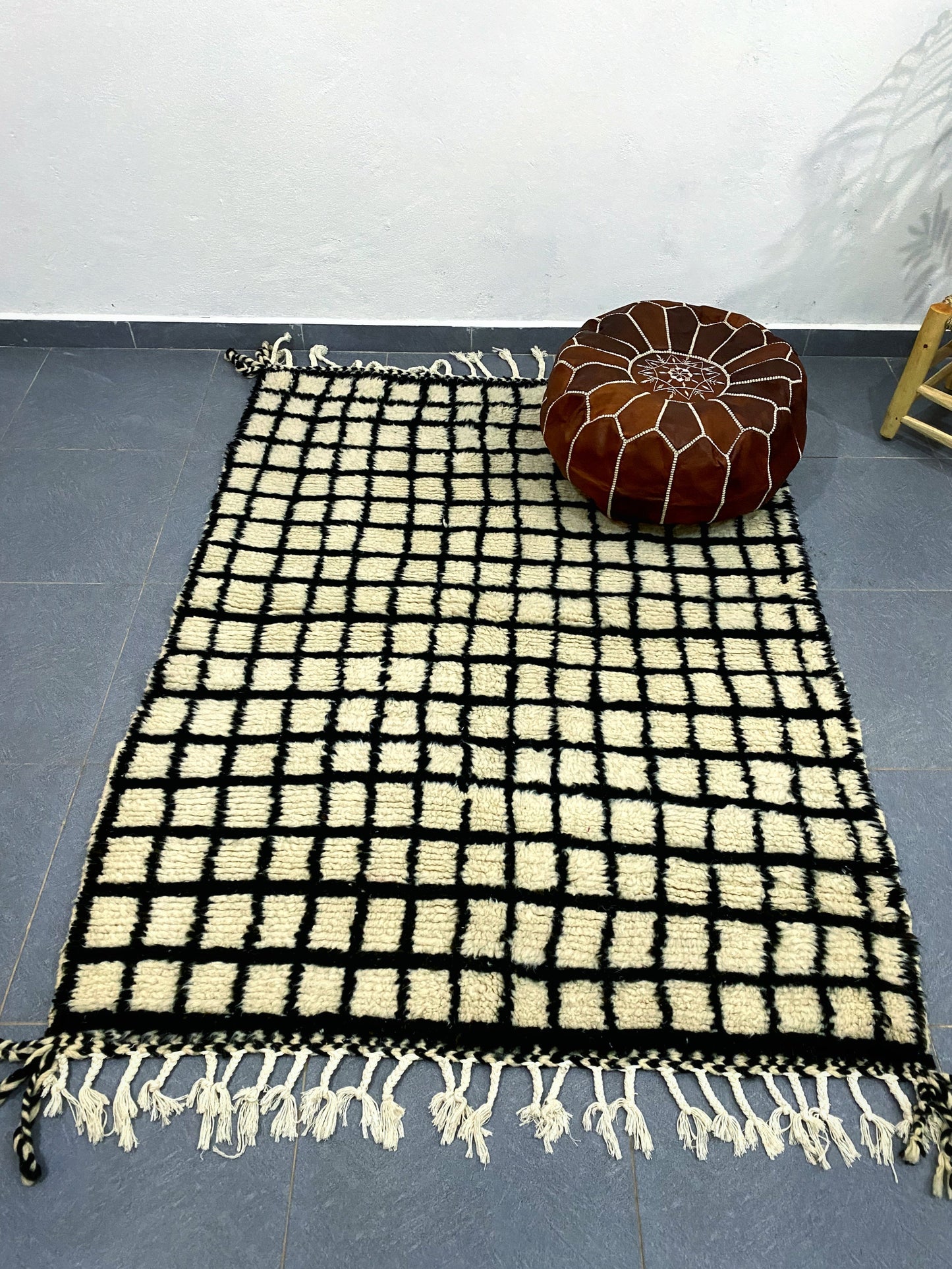 DecorBites™ Moroccan Handmade Beni Ouarain Black & White Rug 1.5m x 1m
