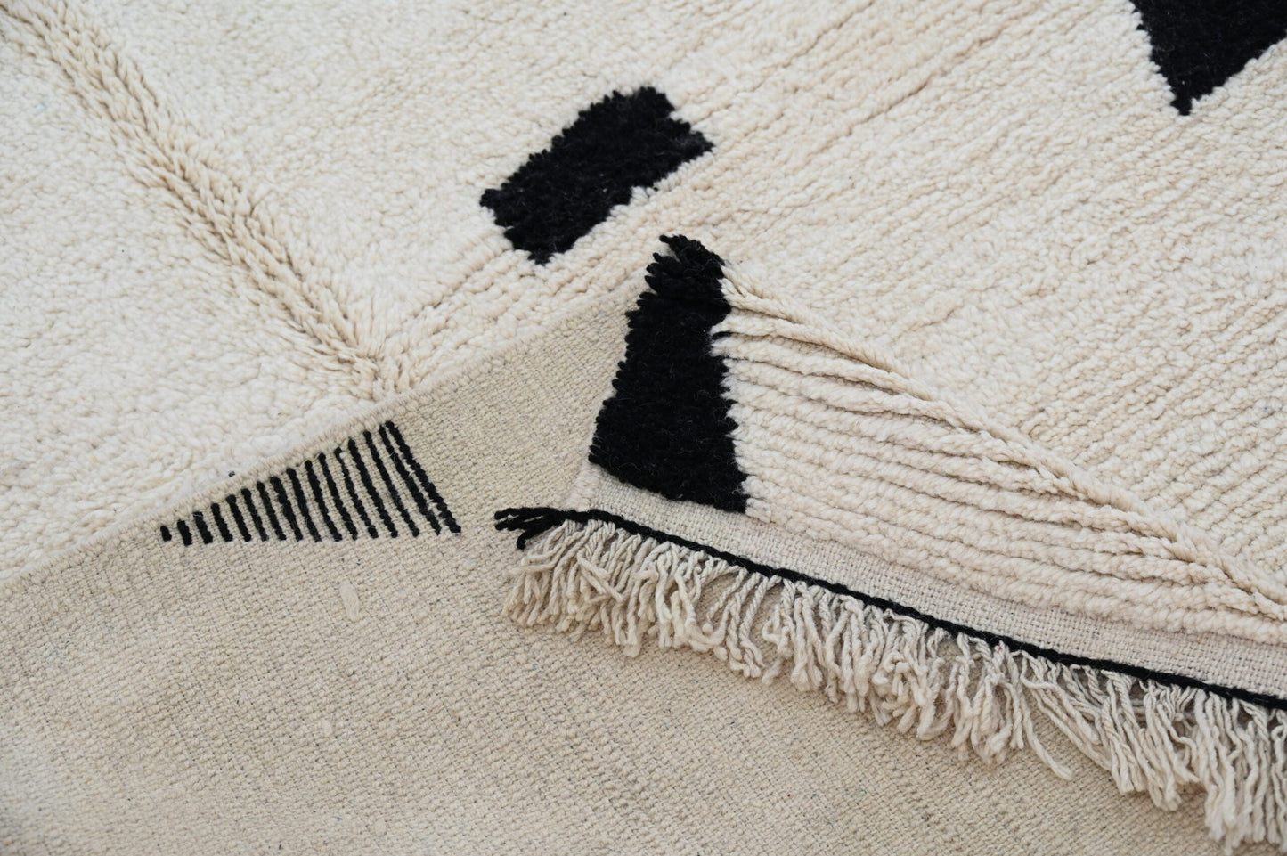 DecorBites™ Moroccan Handmade Traditional Azilal Rug 224 X 152 Cm