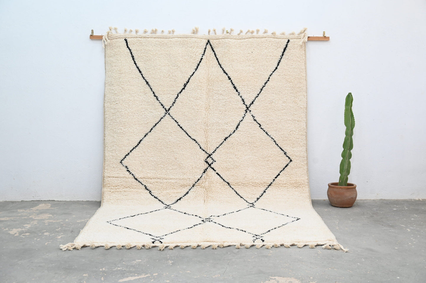 DecorBites™ Moroccan Handmade Traditional Beni Ouarain Carpet 310 X 215 Cm
