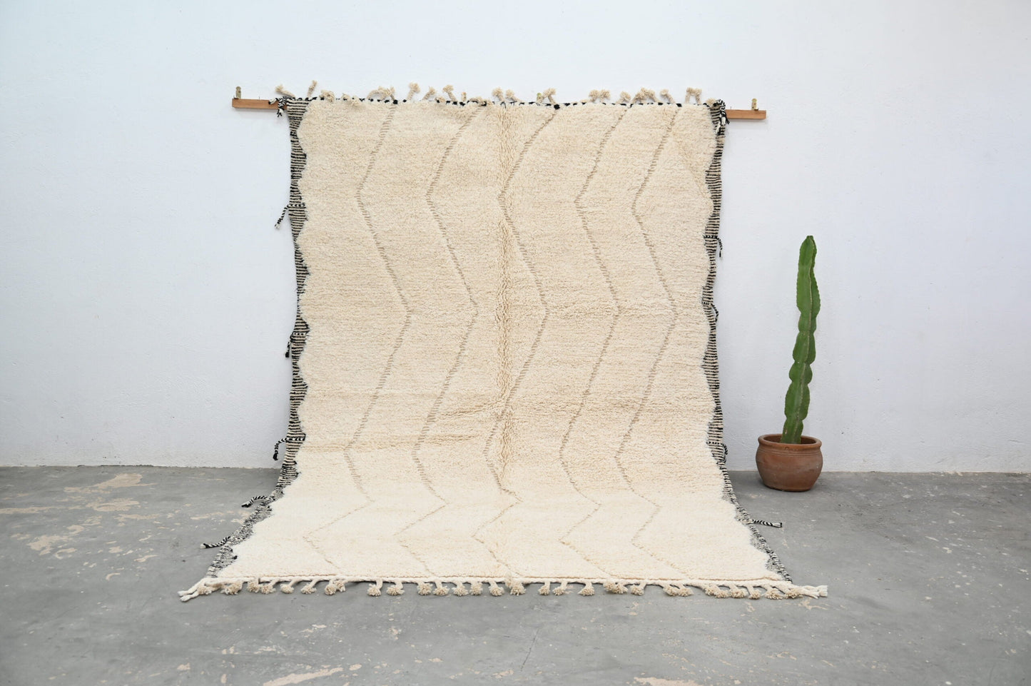 DecorBites™ Moroccan Handmade Traditional Beni Ouarain Rug 290 X 205 Cm