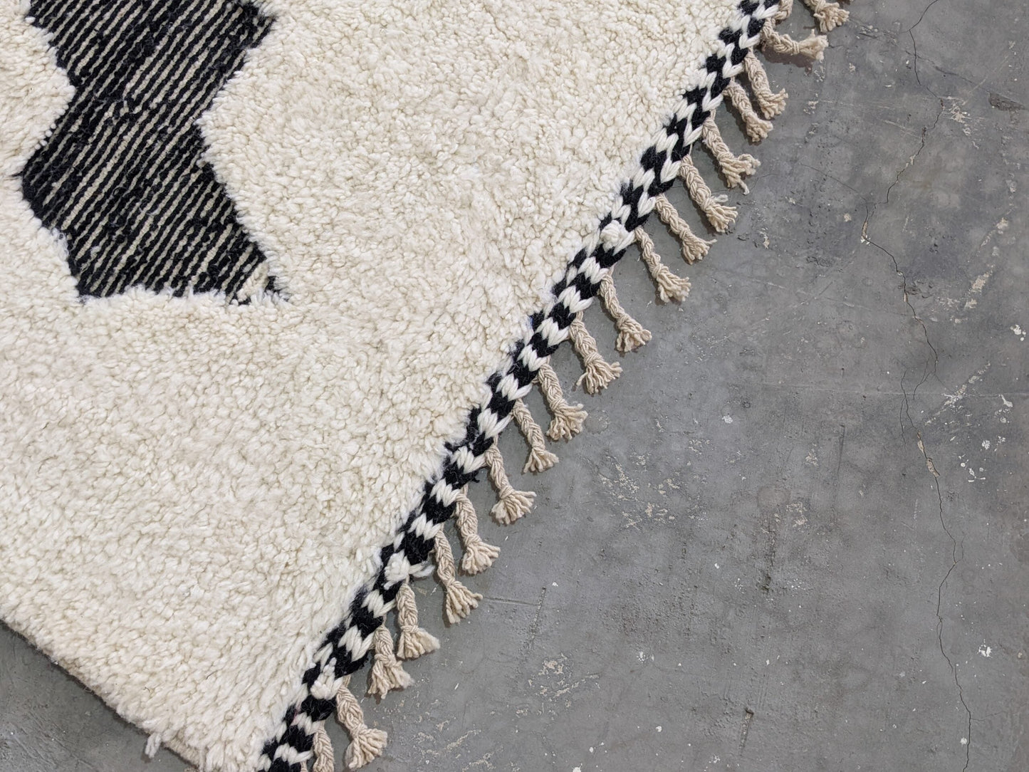 DecorBites™ Moroccan Handmade Traditional Beni Ouarain Rug 290 X 210 Cm