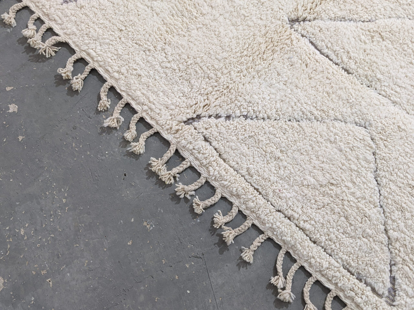 DecorBites™ Moroccan Handmade Traditional Beni Ouarain Rug 305 X 204 Cm