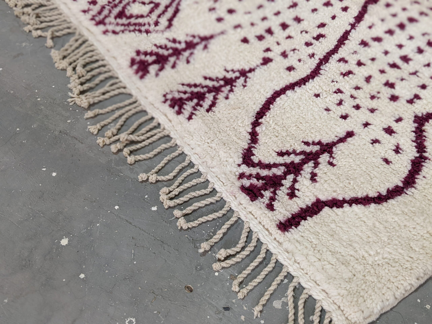 DecorBites™ Moroccan Handmade Traditional Beni Ouarain Rug 307 x 213 cm