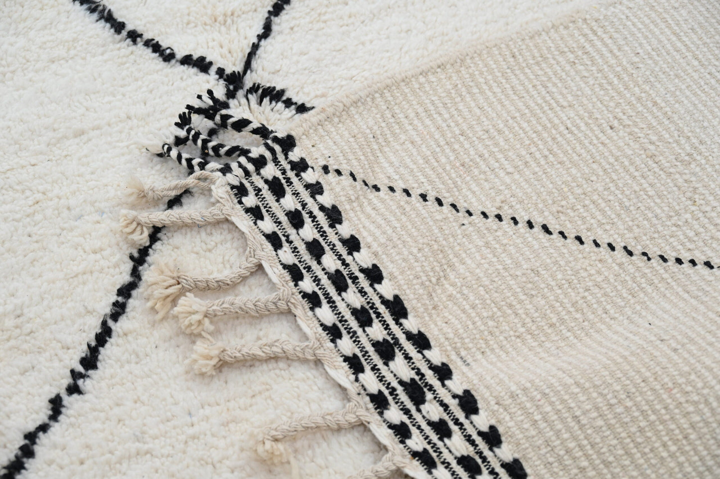 DecorBites™ Moroccan Handmade Traditional Beni Ouarain Rug 309 X 204 Cm