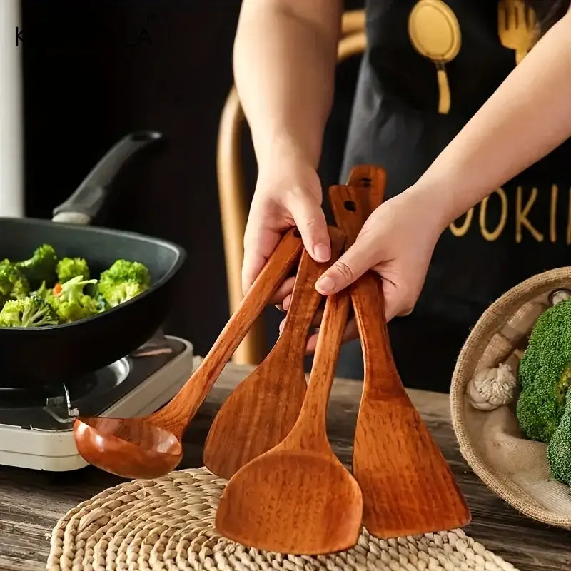 Natural polished wooden kitchen utensil set – 4 piece kitchen tools