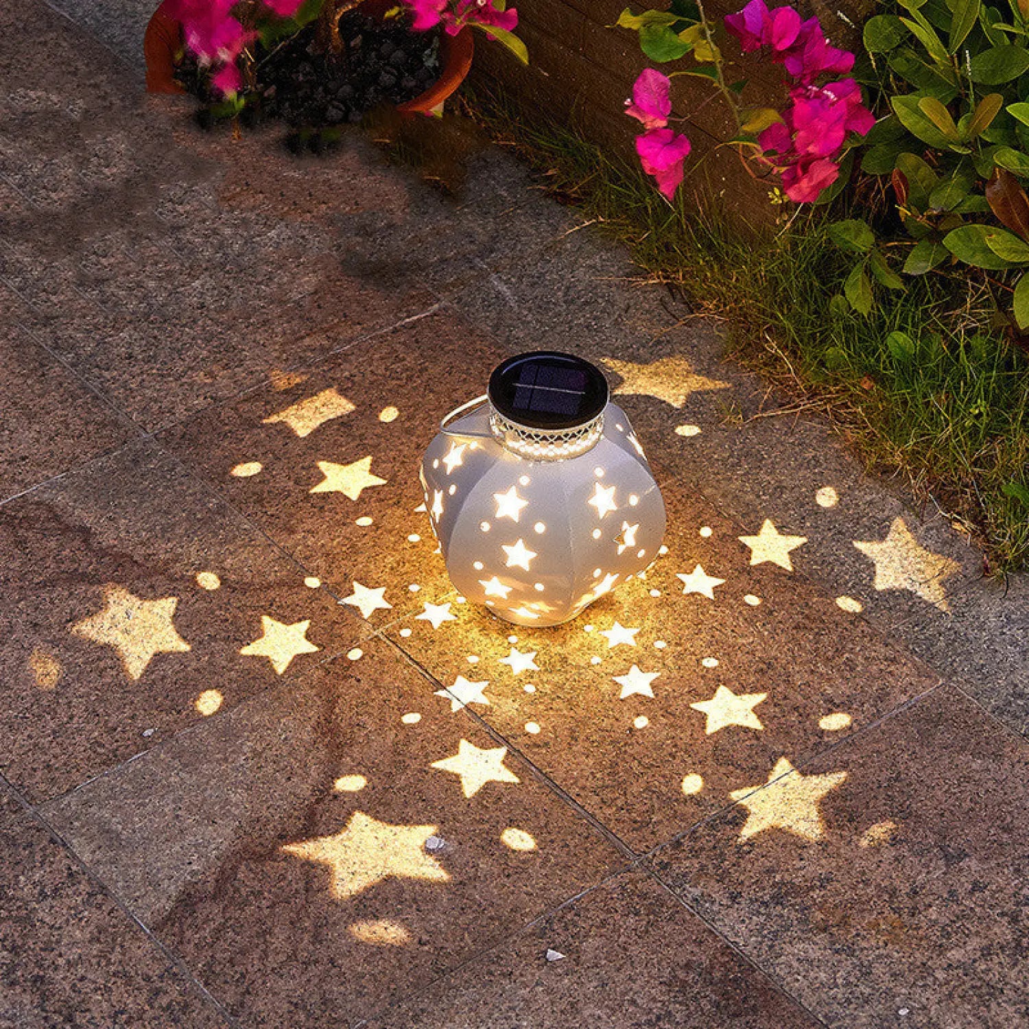 Outdoor LED Solar Night Light for Courtyard
