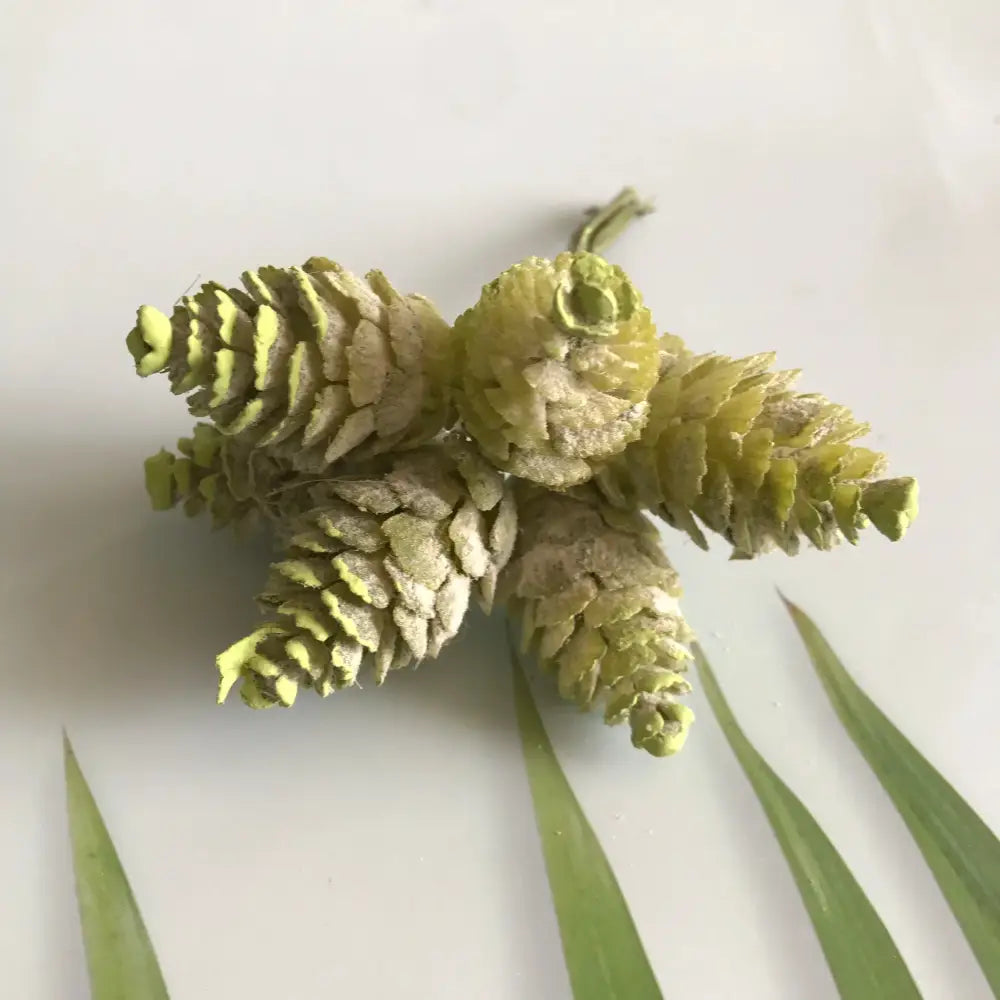 Pastel pinecone artificial flower wreath for living room decor