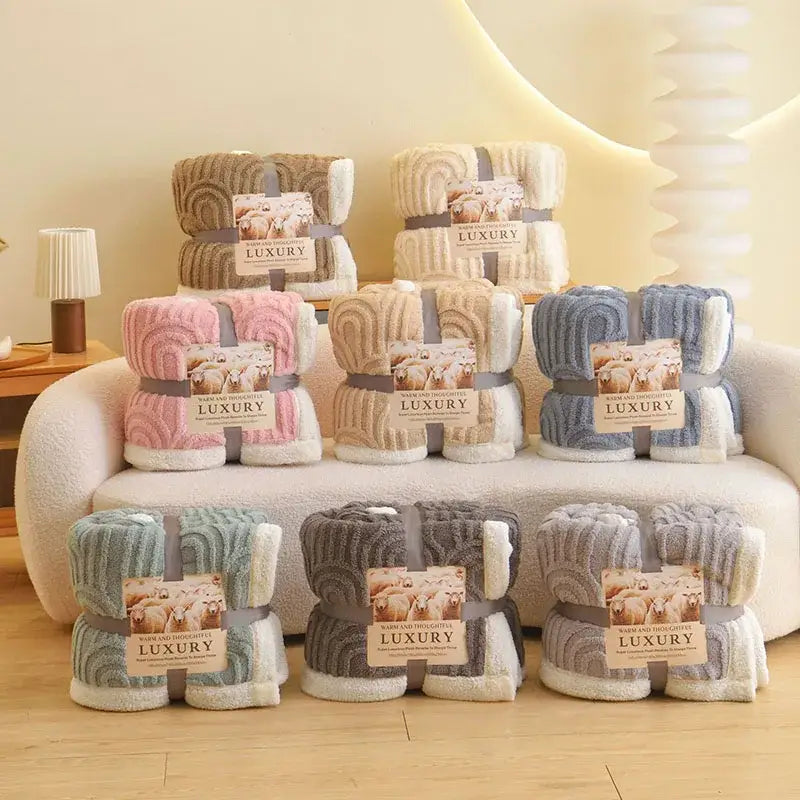 Pink & white double layered flannel arch plush blanket bedroom quilt