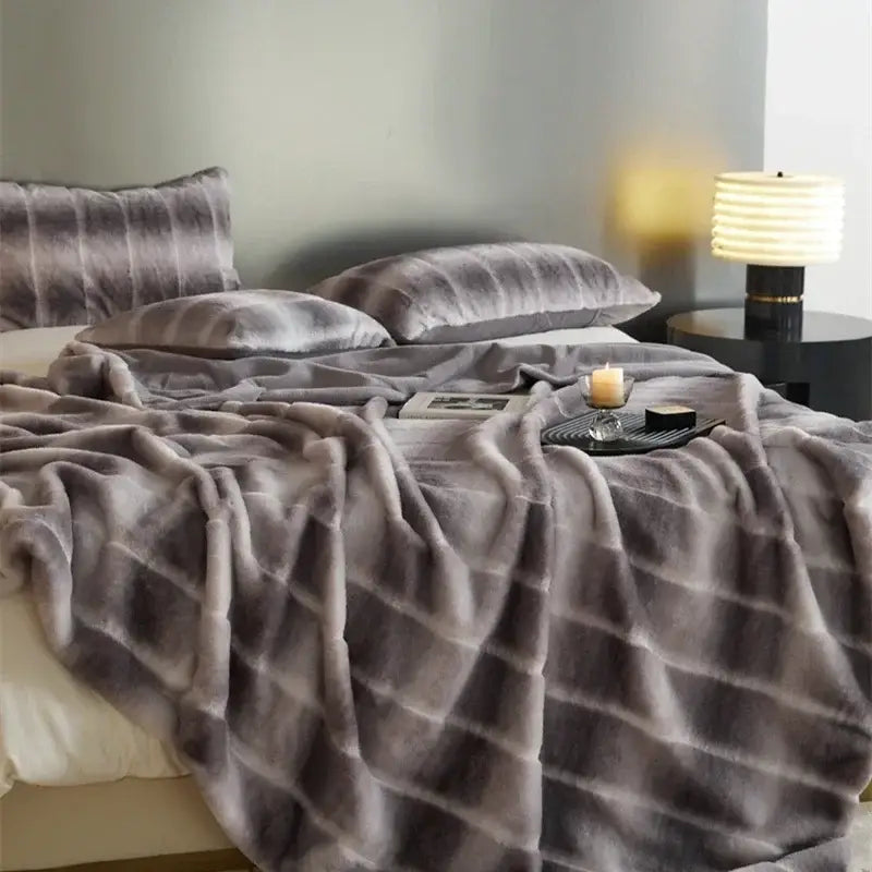 Pink & white tie-dye cozy fleece blanket bedroom throw