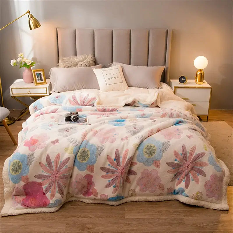Plush cream floral fleece wool blanket for bedroom