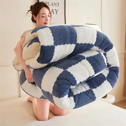 Plush navy & white cozy checkerboard duvet blanket bedroom fleece