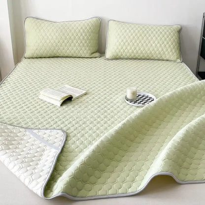 Quilted light green cooling mat bedroom bedding set