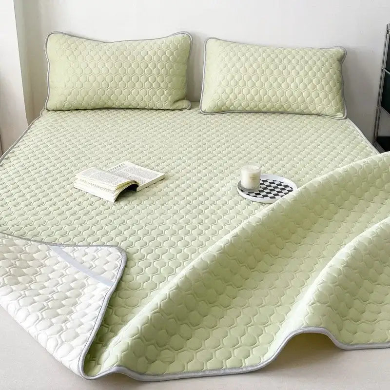 Quilted light green cooling mat bedroom bedding set