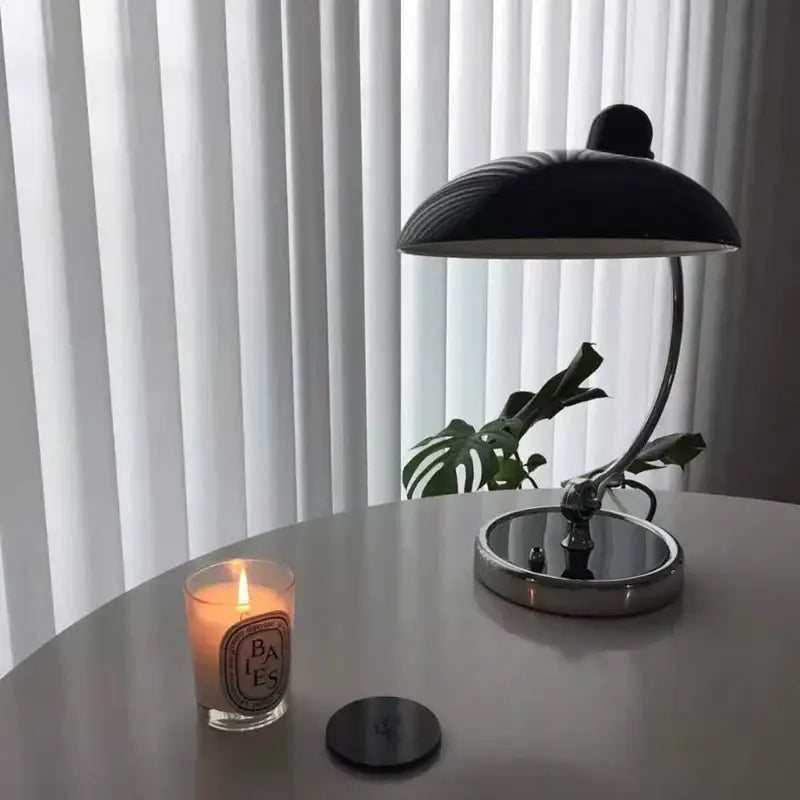 Retro green enamel engraving table lamp for office or bedroom