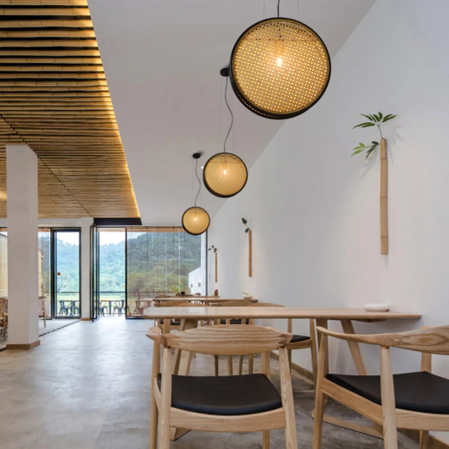 Retro Lamps with Rattan Design – Perfect for Restaurant Ambiance