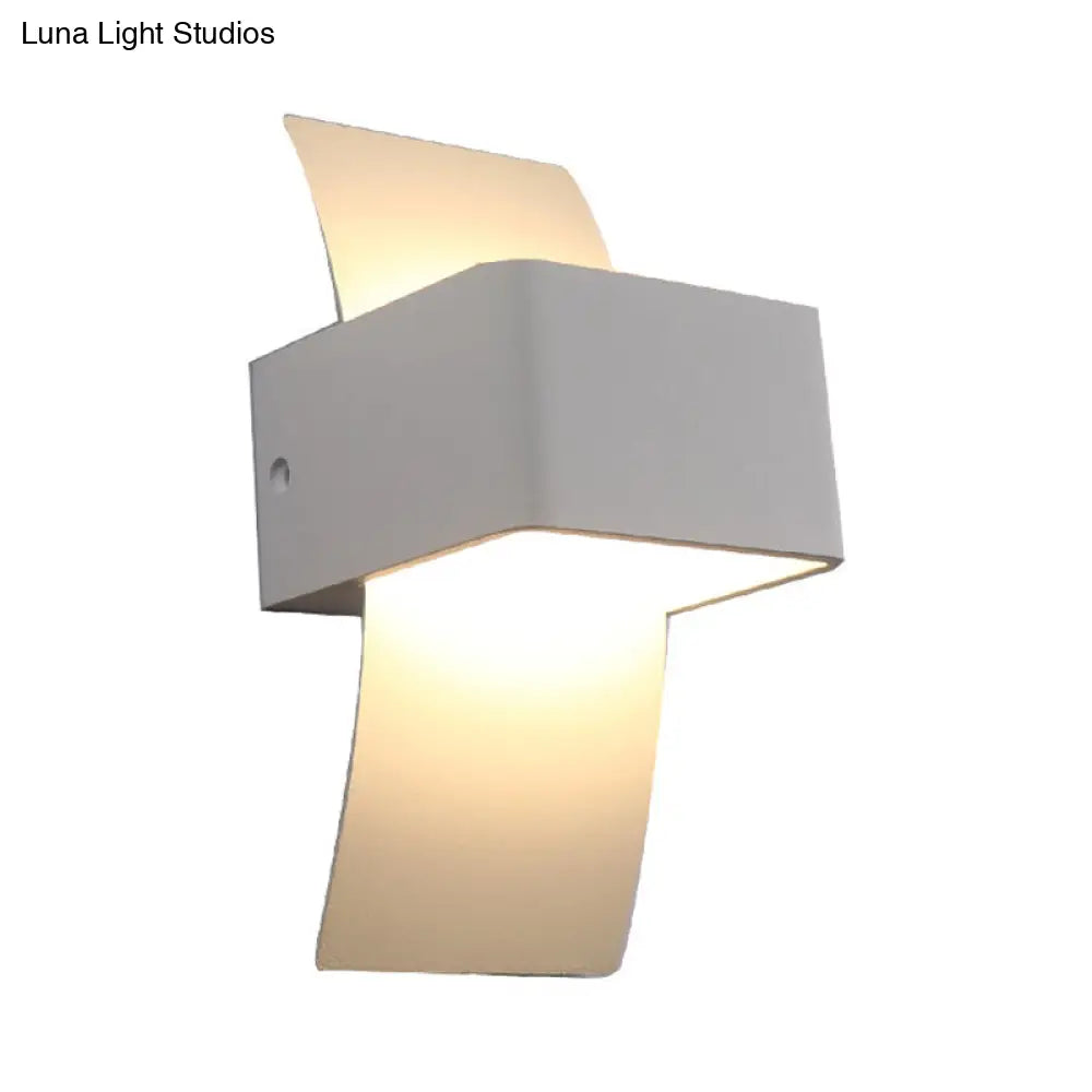 DecorBites™ Sleek Curved Metal Wall Mount LED Sconce Light in Warm/White - Modern Lighting Solution