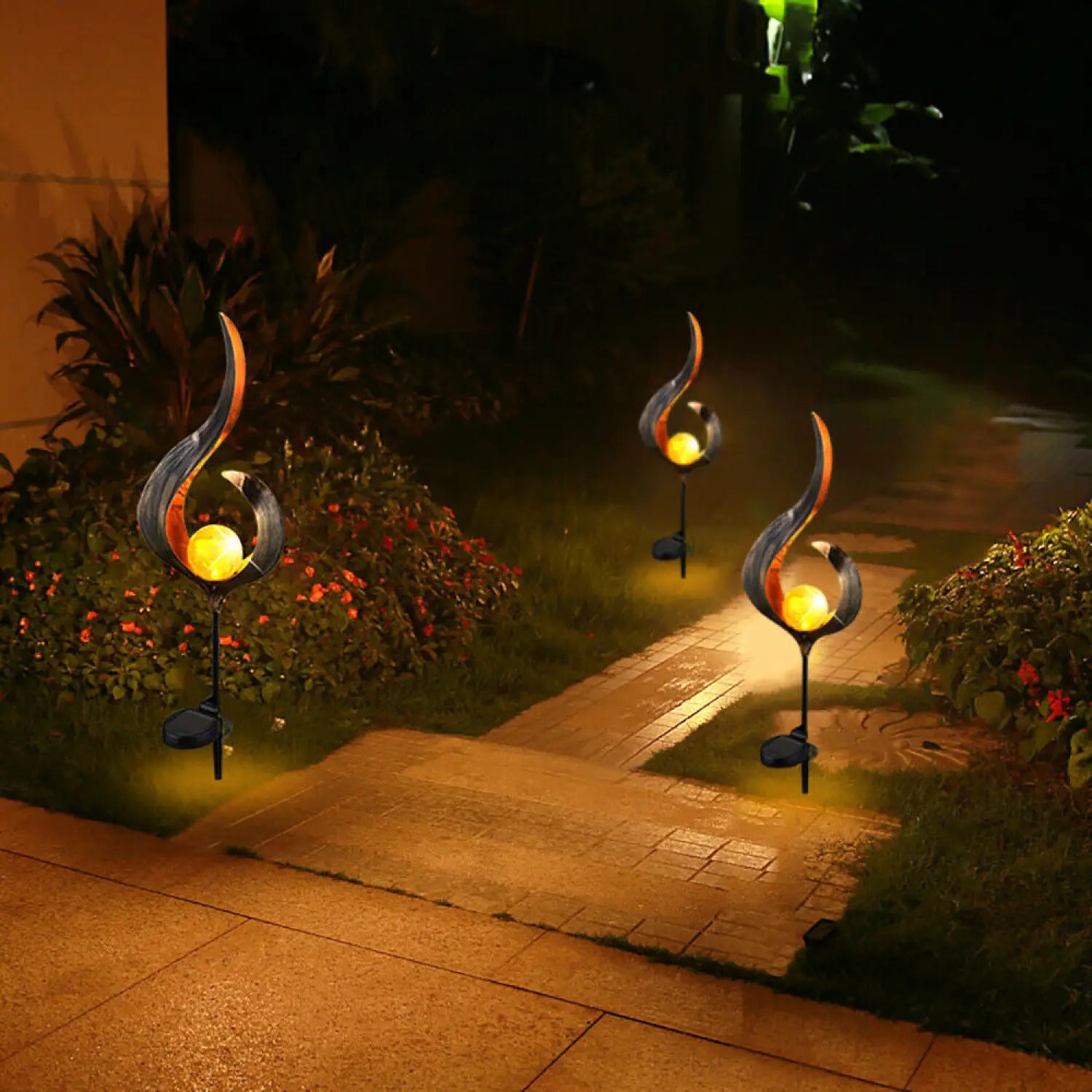 Solar LED Lamps with Waterproof & Flame Effect for Outdoor Garden Lighting