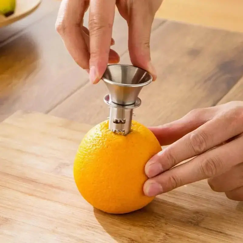 Stainless steel lemon squeezer juicer pourer for kitchen citrus