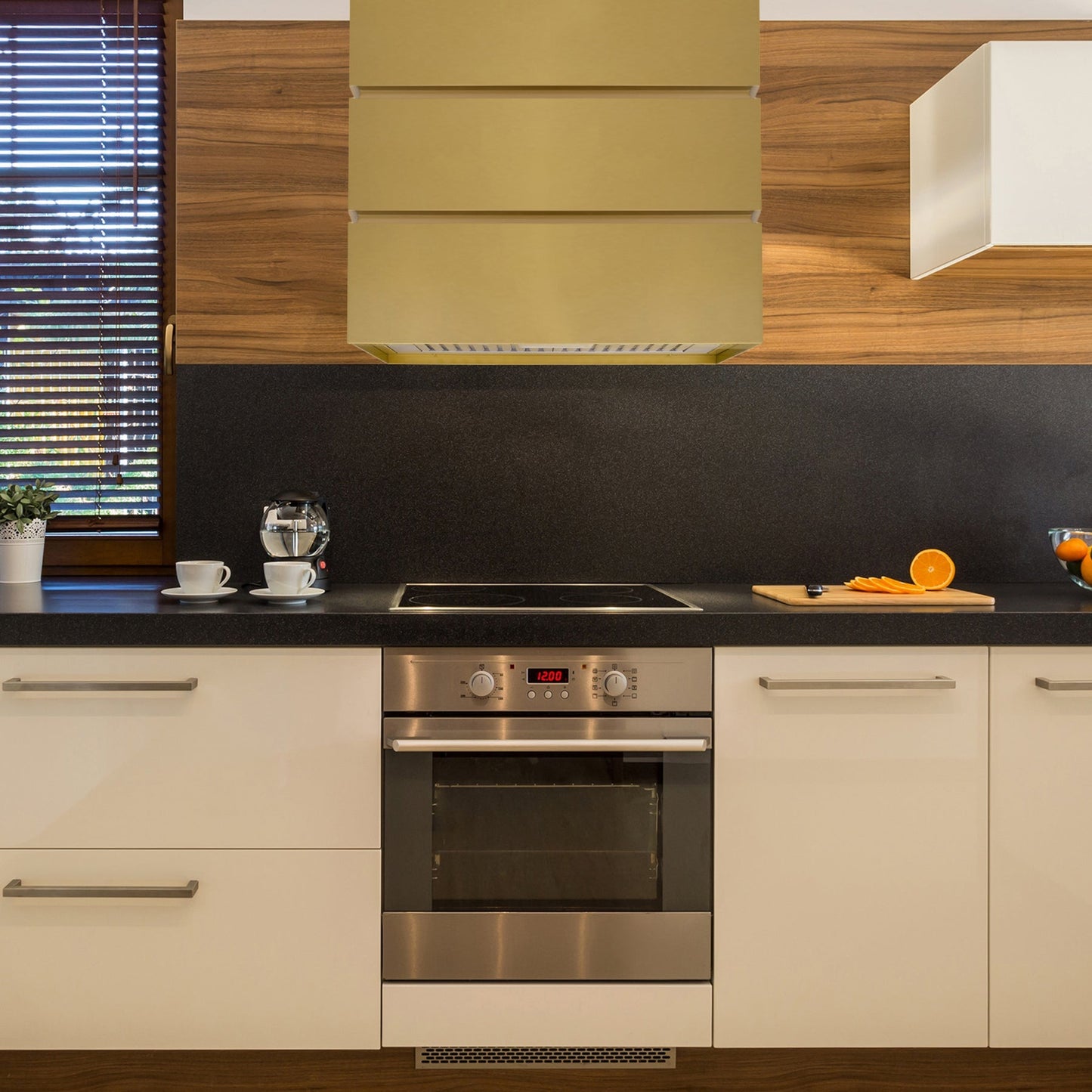 Akicon 36" Stainless Steel Wall Mount Range Hood, 3 Stacks Modern Box with 600 CFM Vent Motor
