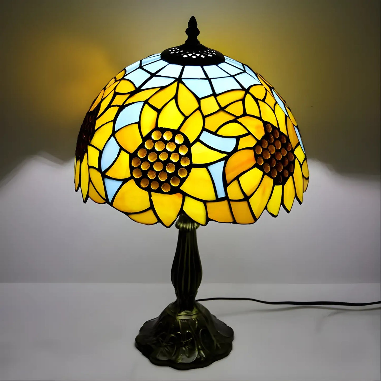 Sunflower Tiffany-Style Lamp with Vibrant Glasswork - discontinued