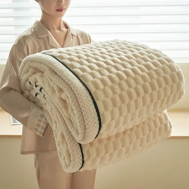 Textured cream coral fleece warm blanket bedroom quilt with black trim