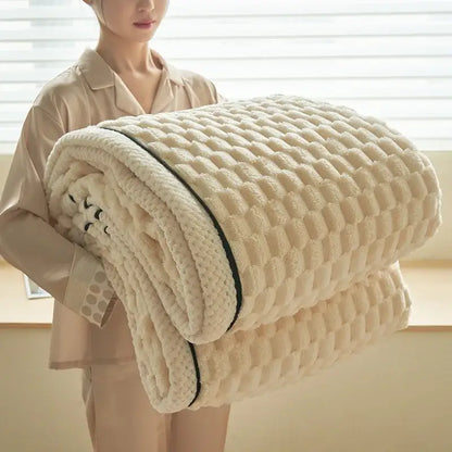 Textured cream coral fleece warm blanket bedroom quilt with black trim