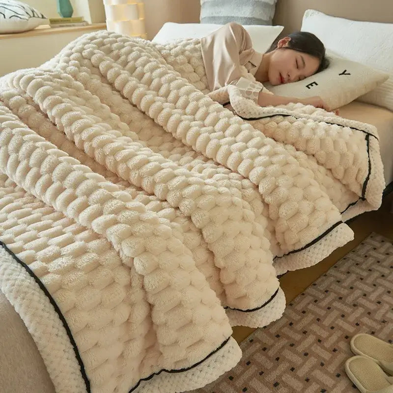 Textured cream coral fleece warm blanket bedroom quilt with black trim