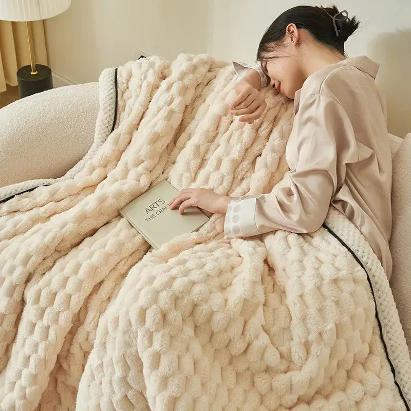 Textured cream coral fleece warm blanket bedroom quilt with black trim