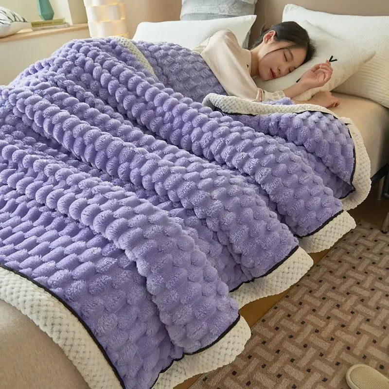 Textured cream coral fleece warm blanket bedroom quilt with black trim