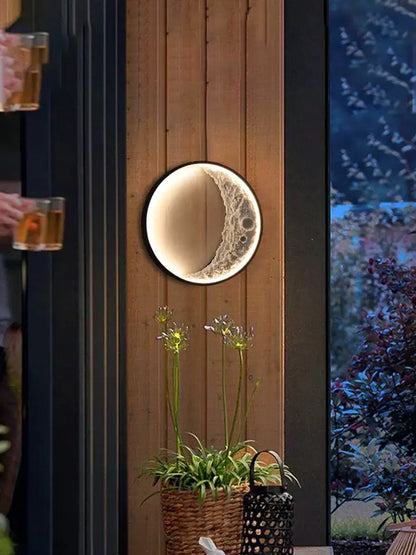 Textured moon crescent wall lamp – garden terrace warm lighting