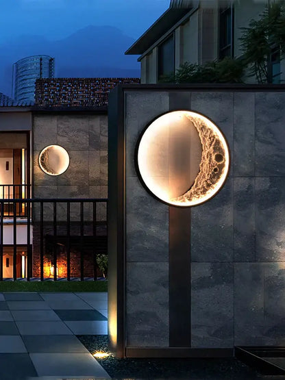 Textured moon crescent wall lamp – garden terrace warm lighting